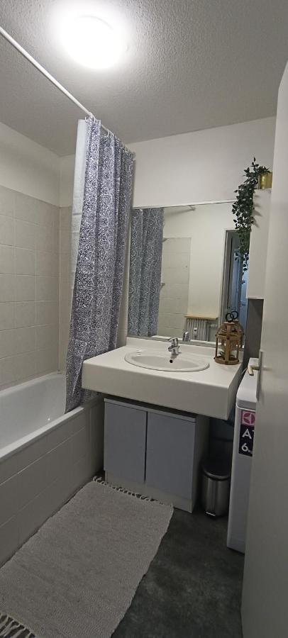 Stylish 1-Bedroom Flat With Beautiful Terrace , For A Cosy Retreat สตราสบูร์ก ภายนอก รูปภาพ