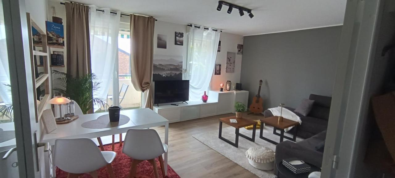Stylish 1-Bedroom Flat With Beautiful Terrace , For A Cosy Retreat สตราสบูร์ก ภายนอก รูปภาพ
